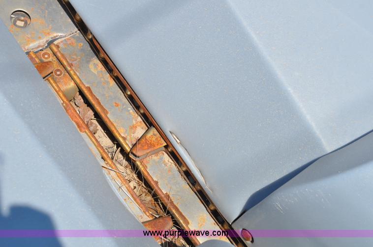 image for item A5999 1999 AGCO Gleaner corn header