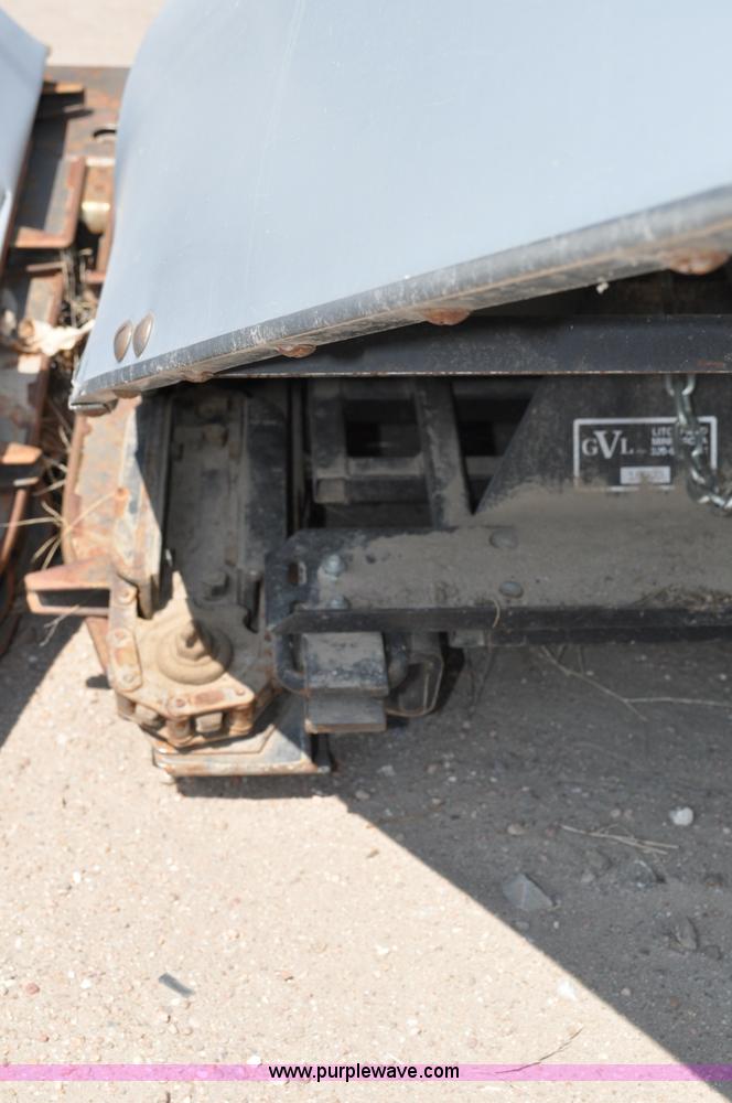 image for item A5999 1999 AGCO Gleaner corn header