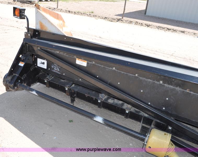 image for item A5999 1999 AGCO Gleaner corn header