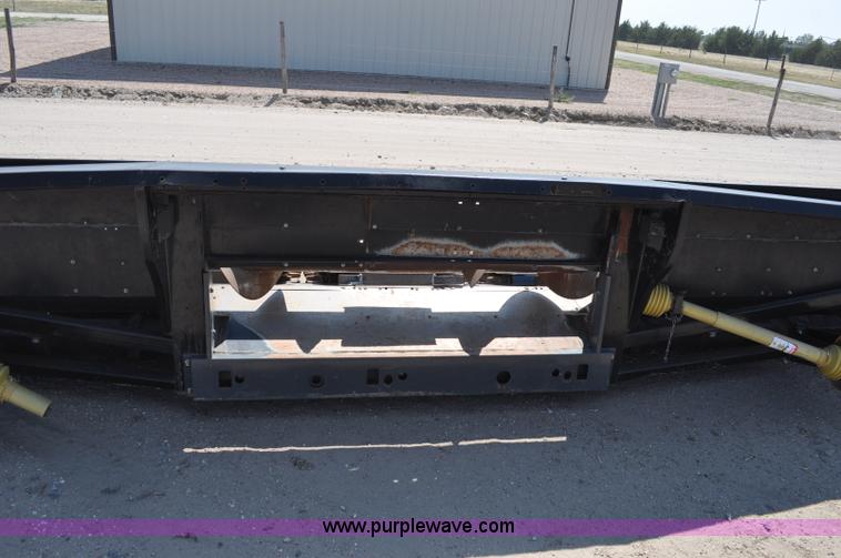 image for item A5999 1999 AGCO Gleaner corn header
