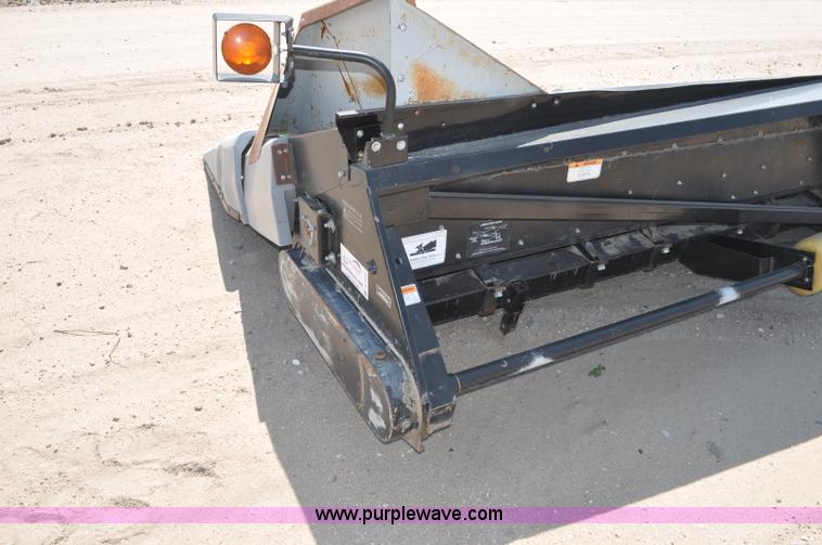 image for item A5999 1999 AGCO Gleaner corn header