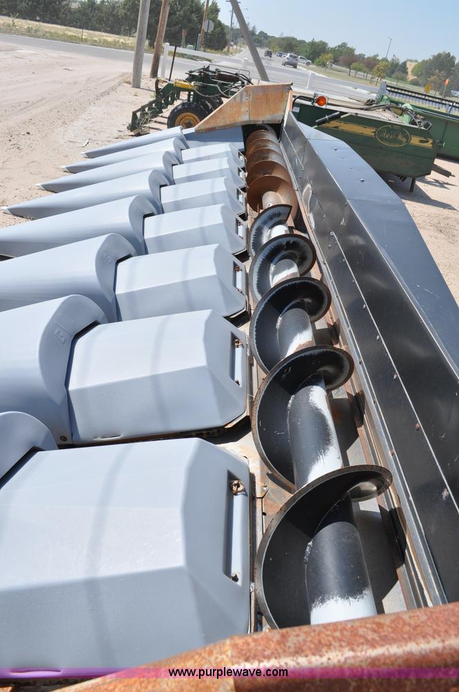 image for item A5999 1999 AGCO Gleaner corn header