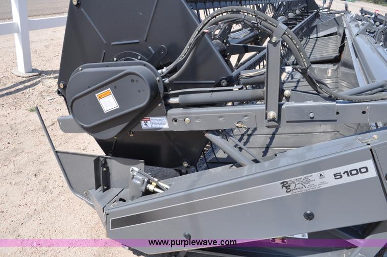 image for item A6000 2009 AGCO Gleaner 5100-30 30' draper header