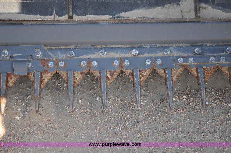 image for item A6000 2009 AGCO Gleaner 5100-30 30' draper header