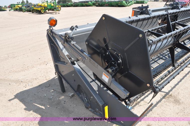 image for item A6000 2009 AGCO Gleaner 5100-30 30' draper header