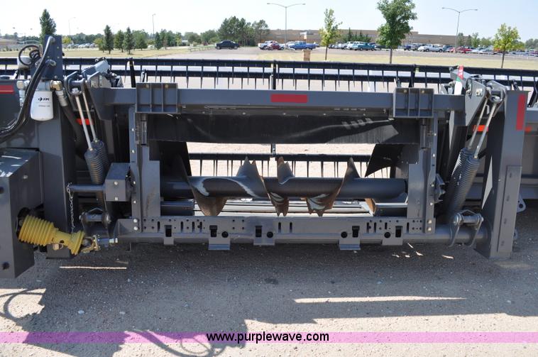 image for item A6000 2009 AGCO Gleaner 5100-30 30' draper header