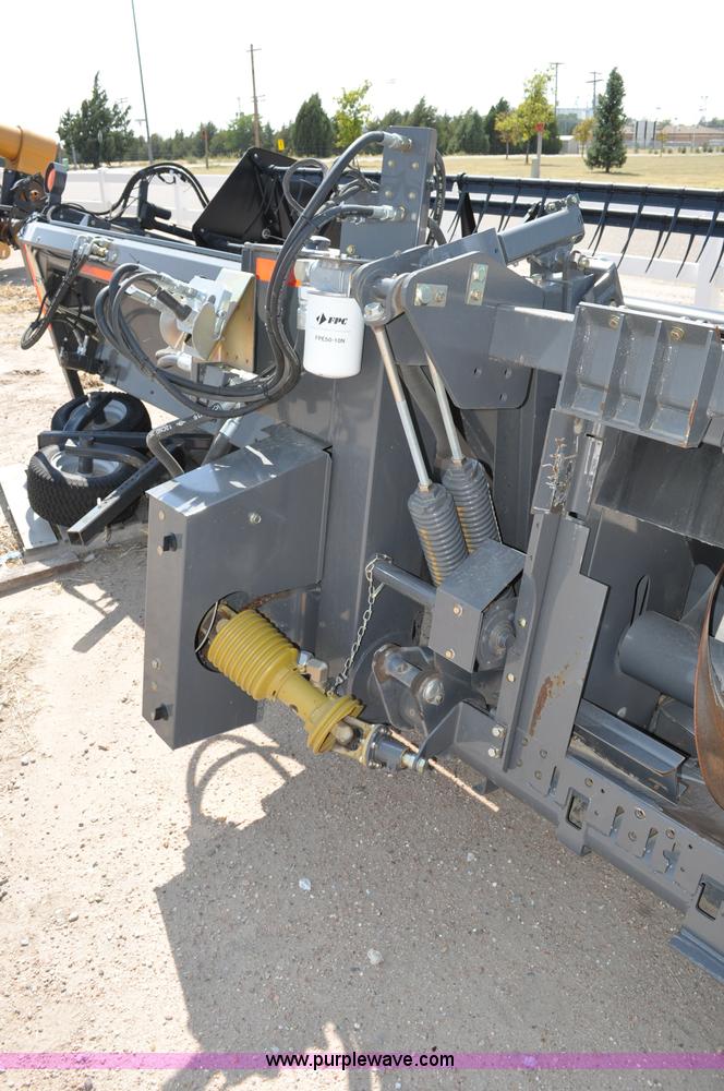 image for item A6000 2009 AGCO Gleaner 5100-30 30' draper header