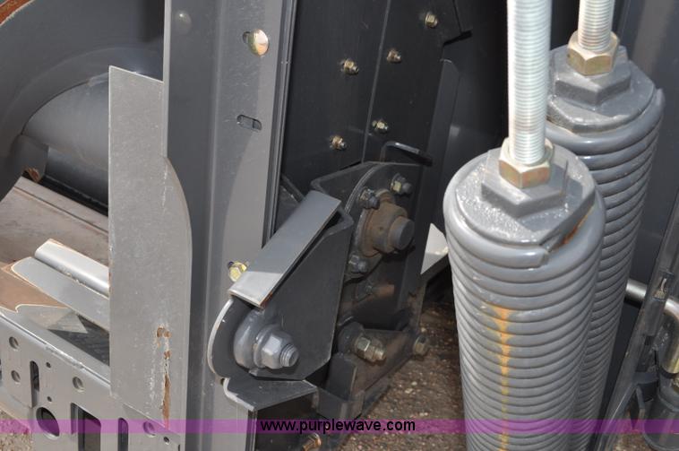 image for item A6000 2009 AGCO Gleaner 5100-30 30' draper header