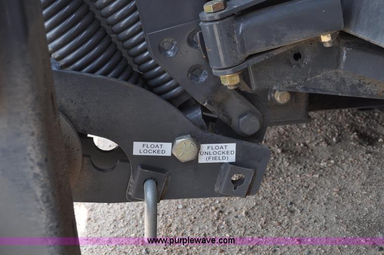image for item A6000 2009 AGCO Gleaner 5100-30 30' draper header