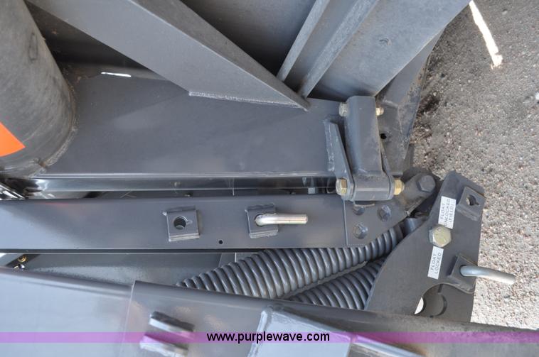 image for item A6000 2009 AGCO Gleaner 5100-30 30' draper header