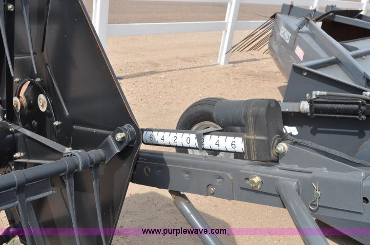 image for item A6000 2009 AGCO Gleaner 5100-30 30' draper header