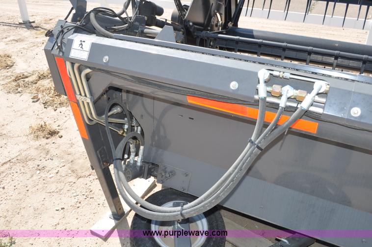 image for item A6000 2009 AGCO Gleaner 5100-30 30' draper header