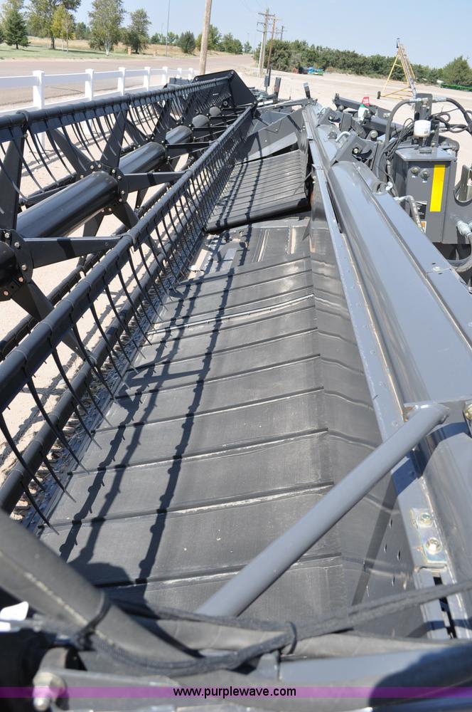 image for item A6000 2009 AGCO Gleaner 5100-30 30' draper header