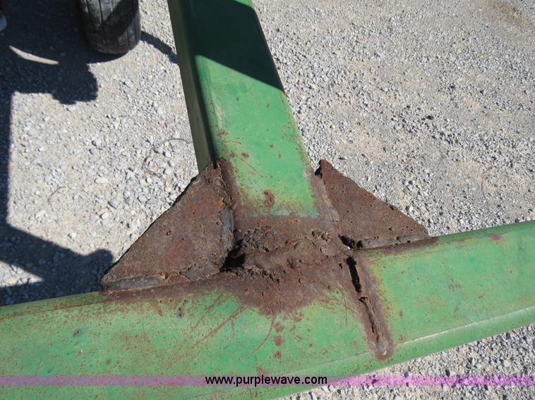 image for item B2477 1999 John Deere 610 32' chisel