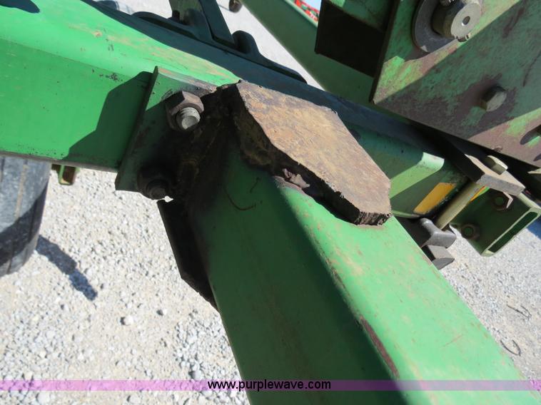 image for item B2477 1999 John Deere 610 32' chisel