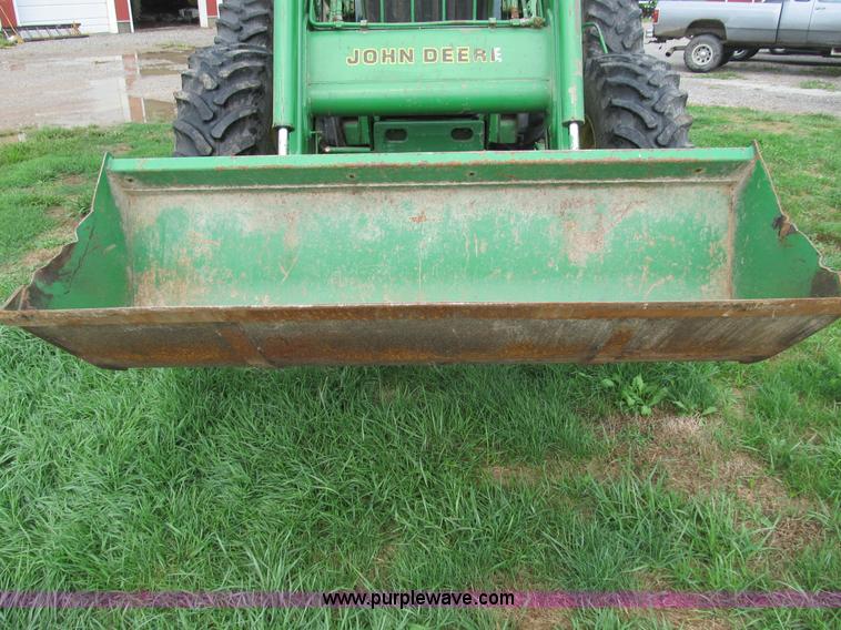 image for item B2855 1996 John Deere 7800 MFWD tractor