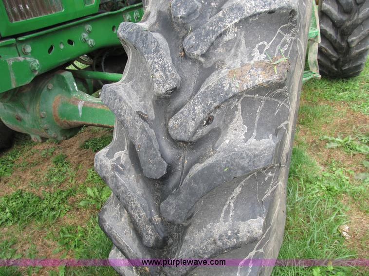 image for item B2855 1996 John Deere 7800 MFWD tractor