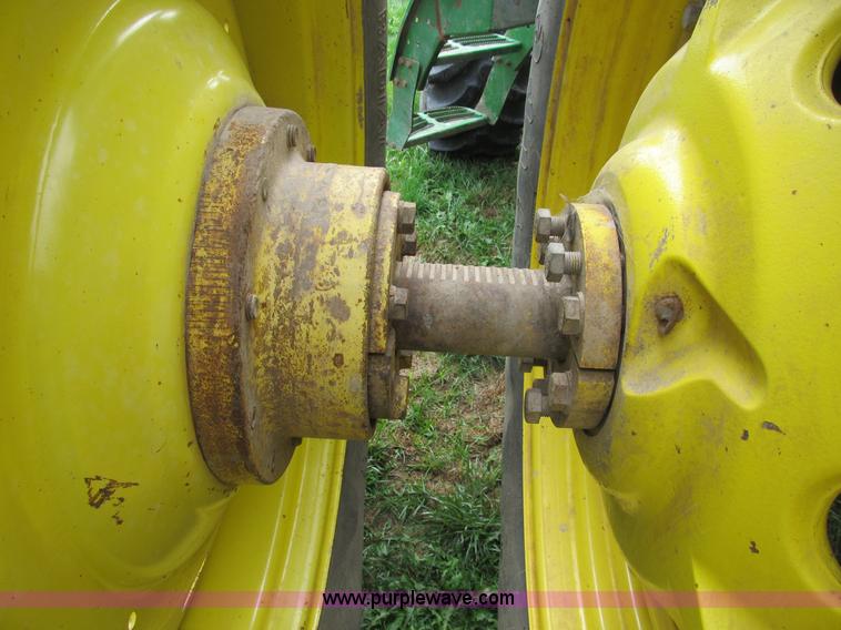 image for item B2855 1996 John Deere 7800 MFWD tractor