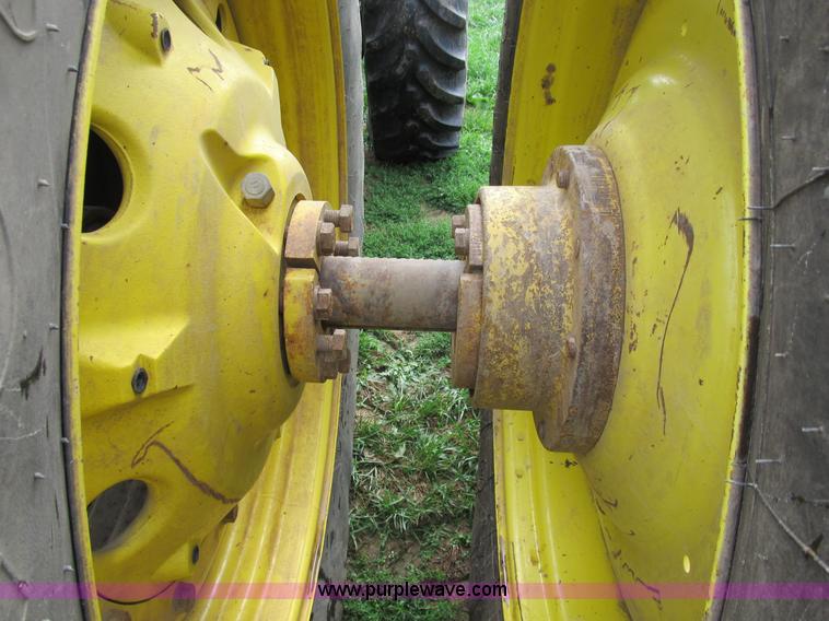 image for item B2855 1996 John Deere 7800 MFWD tractor