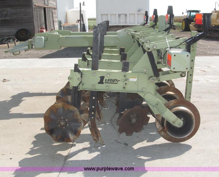 image for item B5217 2007 Orthman 1 tRIPr strip tiller