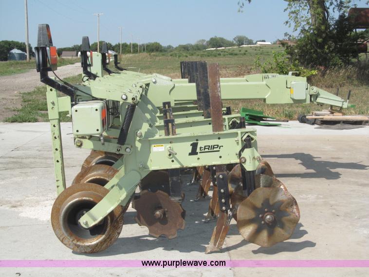 image for item B5217 2007 Orthman 1 tRIPr strip tiller