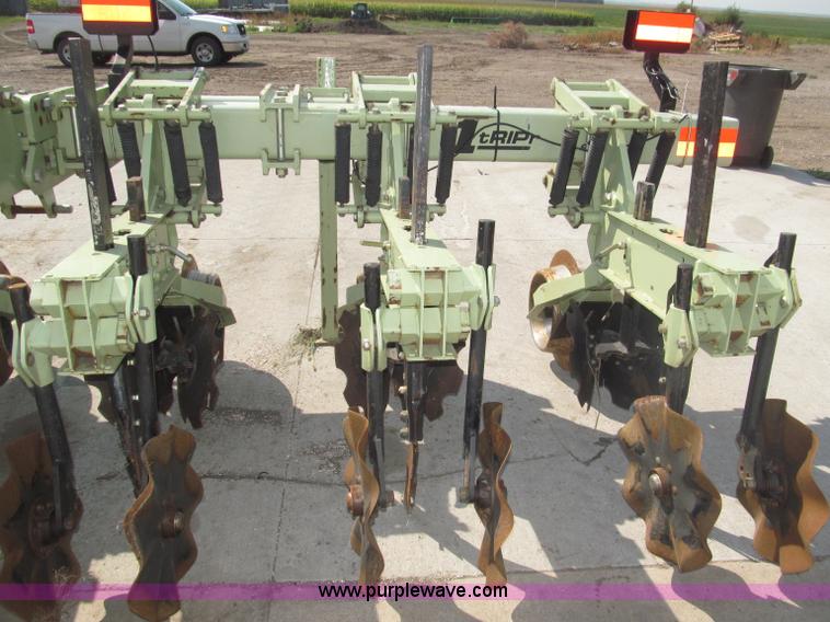 image for item B5217 2007 Orthman 1 tRIPr strip tiller