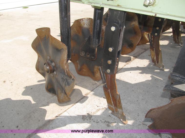 image for item B5217 2007 Orthman 1 tRIPr strip tiller