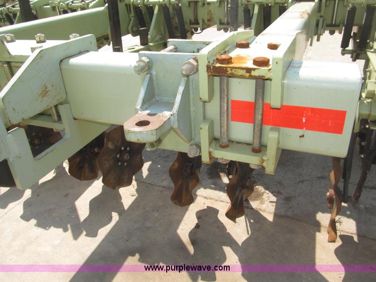 image for item B5217 2007 Orthman 1 tRIPr strip tiller