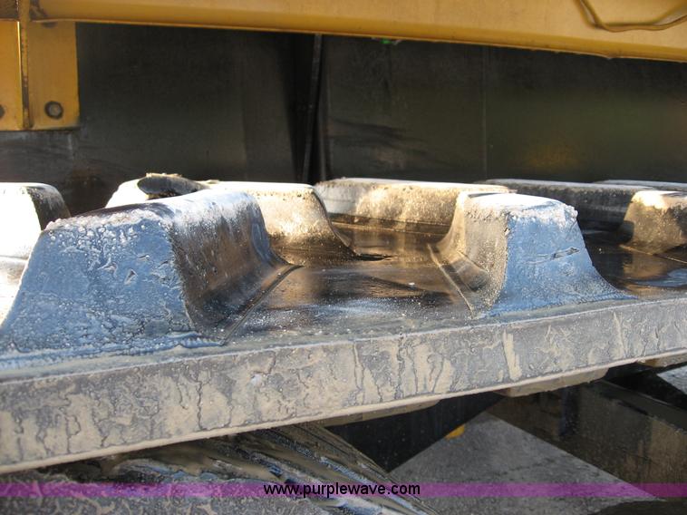 image for item B6392 1994 Caterpillar Challenger 75C tractor