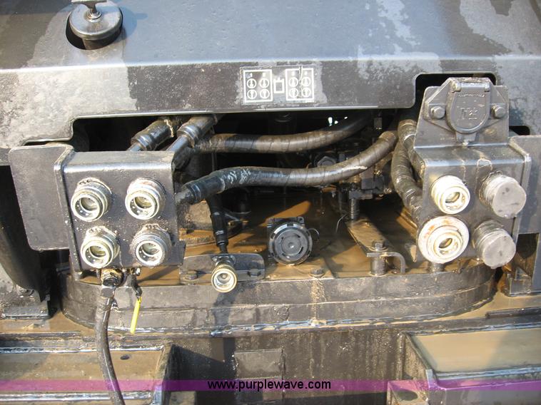 image for item B6392 1994 Caterpillar Challenger 75C tractor