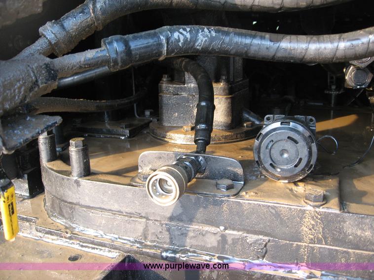 image for item B6392 1994 Caterpillar Challenger 75C tractor