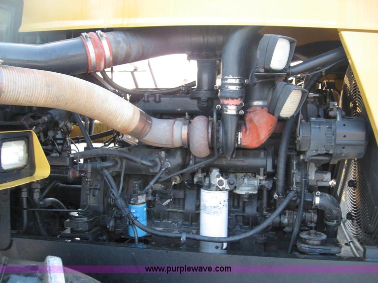 image for item B6392 1994 Caterpillar Challenger 75C tractor