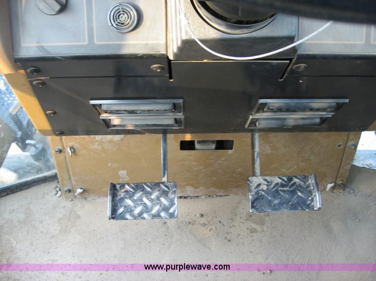 image for item B6392 1994 Caterpillar Challenger 75C tractor