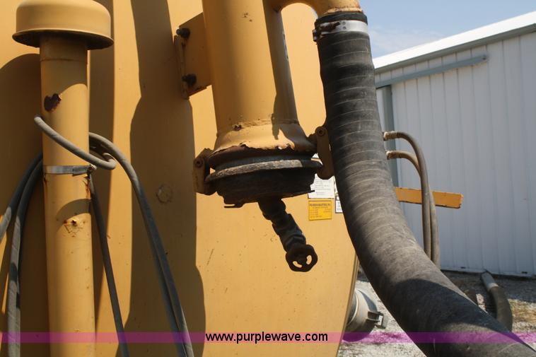 image for item B6887 1988 Betterbilt 3350 honey wagon