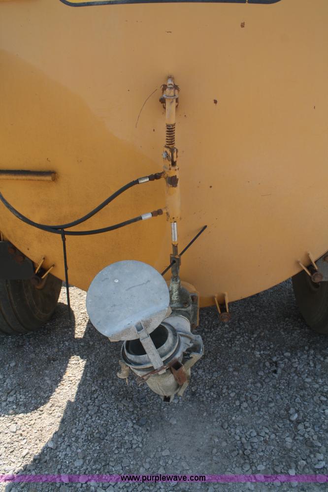 image for item B6887 1988 Betterbilt 3350 honey wagon