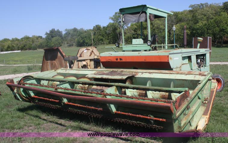 image for item B6889 Owatonna 270 self-propelled swather