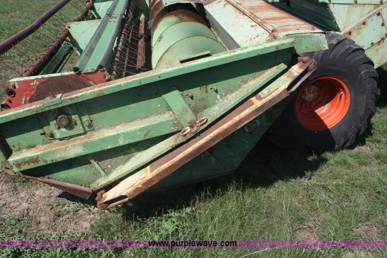 image for item B6889 Owatonna 270 self-propelled swather