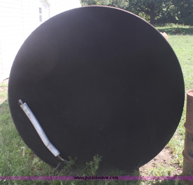 image for item B6898 2,000 gallon fuel tank