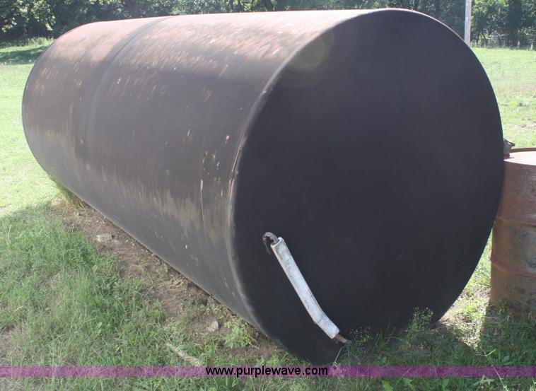 image for item B6898 2,000 gallon fuel tank