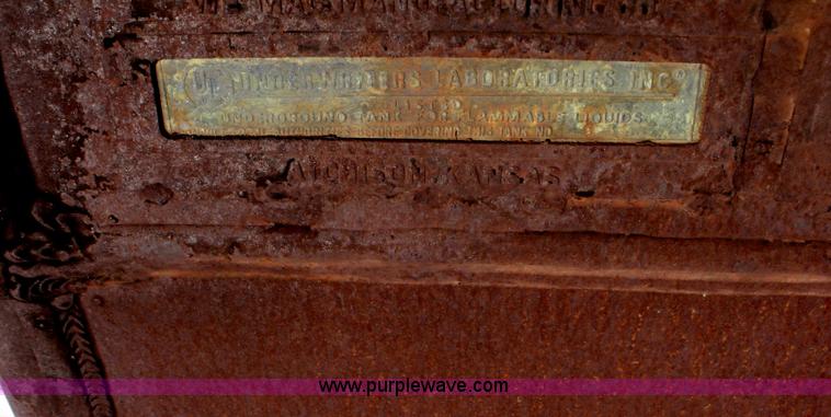 image for item B6898 2,000 gallon fuel tank