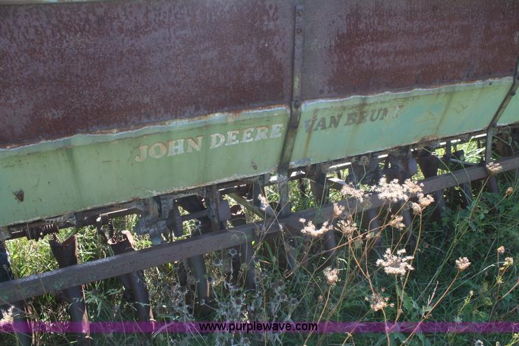 image for item B6901 John Deere FBA drill