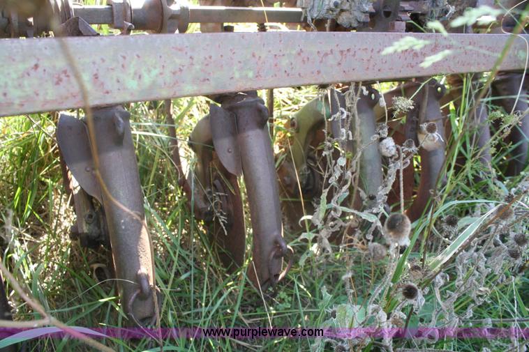 image for item B6901 John Deere FBA drill