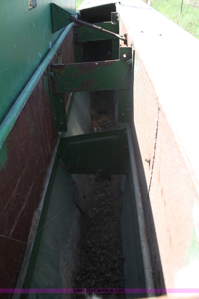 image for item B6901 John Deere FBA drill