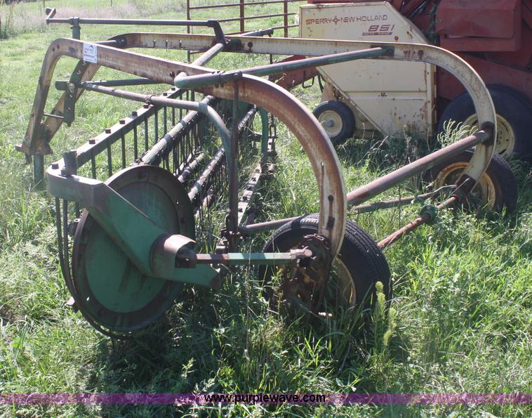 image for item B6916 John Deere 896A side delivery rake