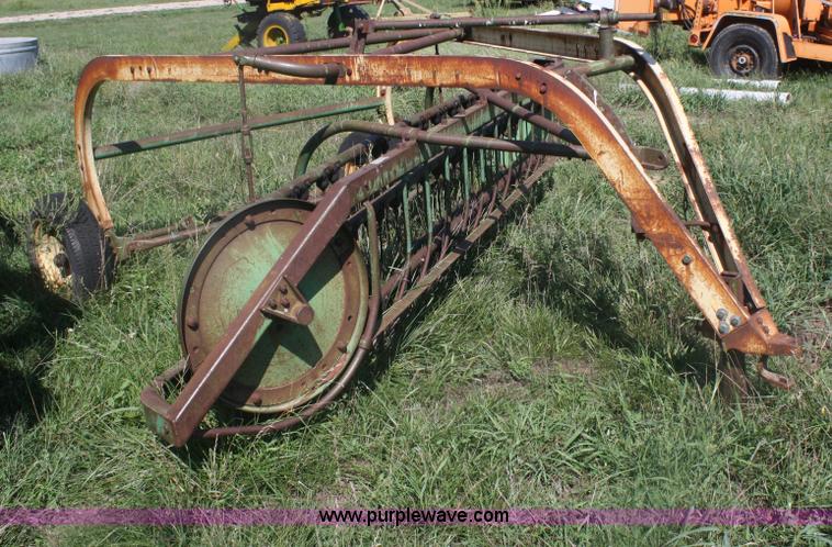image for item B6916 John Deere 896A side delivery rake