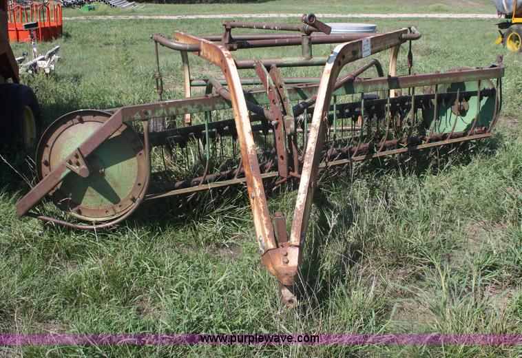 image for item B6916 John Deere 896A side delivery rake