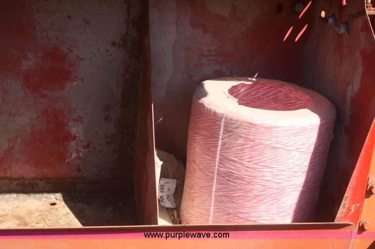 image for item B6917 1980 New Holland 851 round baler