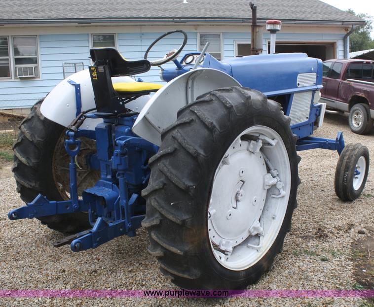 image for item B6934 1963 Ford 6000 tractor