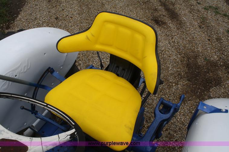 image for item B6934 1963 Ford 6000 tractor