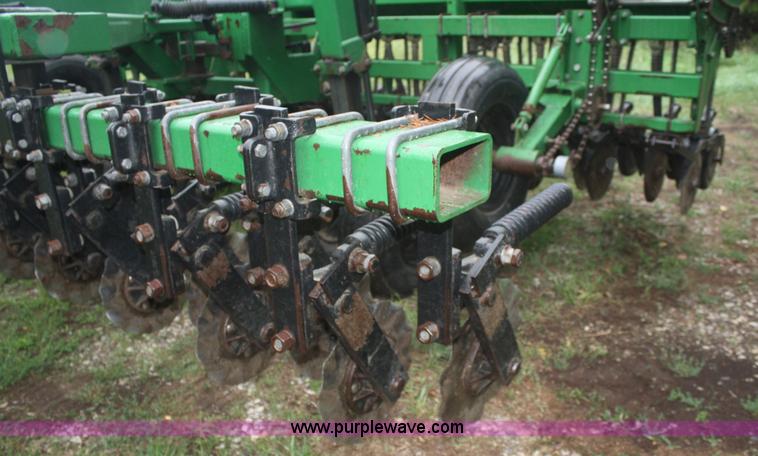 image for item B6985 Great Plains Solid Stand 15 No-Till drill